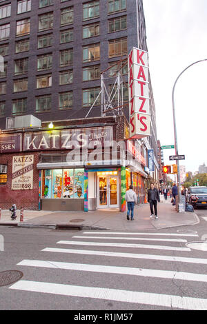 Katz's Deli, ein Feinkostgeschäft Diner auf der Lower East Side, Manhattan, New York City, N.Y, Vereinigten Staaten von Amerika. U.S.A Stockfoto