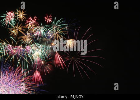 Feuerwerk während einer Fireworks Festival, Tokio, Japan explodiert Stockfoto