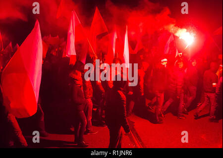 Jährliche März der Unabhängigkeit im Jahr 2011 die von der extremen Rechten nationalen radikalen Lager (ONR) und der Allpolnischen Jugend (Mlodziez Wszechpolska) Po feiern Stockfoto