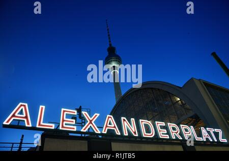 Berlin, Deutschland. 06 Nov, 2018. Alexanderplatz Berlin, Deutschland, Berlin, 06. November 2018. Credit: Frank Mai | Nutzung weltweit/dpa/Alamy leben Nachrichten Stockfoto