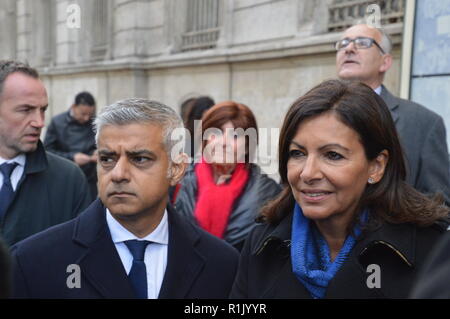 Paris, Frankreich. 13. Nov 2018. Bürgermeister von Paris Anne Hidalgo und London, Sadiq Khan an der Hommage für die VICTIMES des Terrorangriffs, 13. November 2015. (Bilder von der 13. November 2018). ALPHACIT NEWIM/Alamy Stock Credit: Alphacit NEWIM/Alamy leben Nachrichten Stockfoto