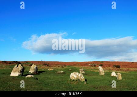 Ulverston Cumbria GROSSBRITANNIEN. 13. November 2018. UK Wetter. Sonnenschein und blauer Himmel von birkrigg Steinkreis in der Nähe von Ulverston Cumbria an der Küste. Kredit c Halle/Alamy Leben Nachrichten. Stockfoto