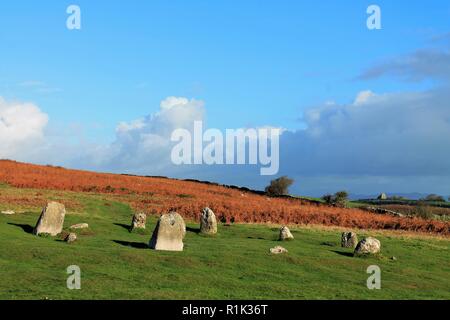 Ulverston Cumbria GROSSBRITANNIEN. 13. November 2018. UK Wetter. Sonnenschein und blauer Himmel von birkrigg Steinkreis in der Nähe von Ulverston Cumbria an der Küste. Kredit c Halle/Alamy Leben Nachrichten. Stockfoto