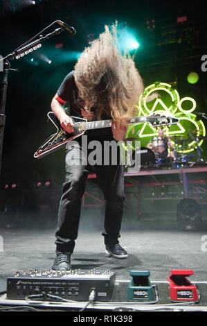 Juli 13, 2018 - Raleigh, North Carolina; USA - Musiker CLAUDIO SANCHEZ der Band COHEED und CAMBRIA führt leben, wie ihre Tour 2018 macht Halt an der Red Hat im Amphitheater von Raleigh entfernt. Copyright 2018 Jason Moore. Credit: Jason Moore/ZUMA Draht/Alamy leben Nachrichten Stockfoto