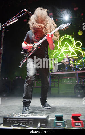 Juli 13, 2018 - Raleigh, North Carolina; USA - Musiker CLAUDIO SANCHEZ der Band COHEED und CAMBRIA führt leben, wie ihre Tour 2018 macht Halt an der Red Hat im Amphitheater von Raleigh entfernt. Copyright 2018 Jason Moore. Credit: Jason Moore/ZUMA Draht/Alamy leben Nachrichten Stockfoto