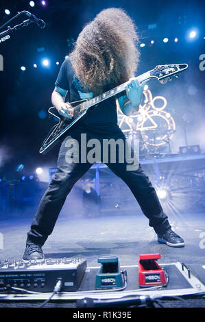 Juli 13, 2018 - Raleigh, North Carolina; USA - Musiker CLAUDIO SANCHEZ der Band COHEED und CAMBRIA führt leben, wie ihre Tour 2018 macht Halt an der Red Hat im Amphitheater von Raleigh entfernt. Copyright 2018 Jason Moore. Credit: Jason Moore/ZUMA Draht/Alamy leben Nachrichten Stockfoto