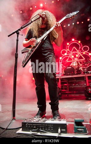 Juli 13, 2018 - Raleigh, North Carolina; USA - Musiker CLAUDIO SANCHEZ der Band COHEED und CAMBRIA führt leben, wie ihre Tour 2018 macht Halt an der Red Hat im Amphitheater von Raleigh entfernt. Copyright 2018 Jason Moore. Credit: Jason Moore/ZUMA Draht/Alamy leben Nachrichten Stockfoto