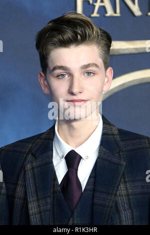 London, Großbritannien. 13 Nov, 2018. Joshua Shea, fantastische Tiere: Die Verbrechen von Grindelwald - UK Premiere, Leicester Square, London, Großbritannien, 13. November 2018. Credit: Rich Gold/Alamy leben Nachrichten Stockfoto