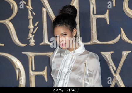 London, 13. Nov 2018. Vick Hoffnung besucht die Premiere des Films 'fantastische Tiere: Die Verbrechen von Grindelwald" in Leicester Square am 13. November 2018 England. © Jason Richardson/Alamy leben Nachrichten Stockfoto