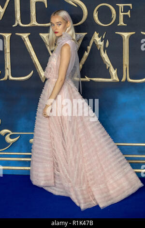 London, 13. Nov 2018. Maddi Jean Waterhouse besucht die Premiere des Films 'fantastische Tiere: Die Verbrechen von Grindelwald" in Leicester Square am 13. November 2018 England. © Jason Richardson/Alamy leben Nachrichten Stockfoto