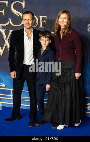 LONDON, ENGLAND - 13. NOVEMBER: David Heyman (L) und Rose Uniacke (R UK Premiere von "Fantastische Tiere beachtet: Die Verbrechen von Grindelwald" im Cineworld Leicester Square am 13. November 2018 in London, England. Credit: Gary Mitchell, GMP-Media/Alamy leben Nachrichten Stockfoto