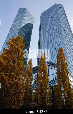 Deutsche Bank Zwillingstürme, Deutsche-Bank--Hochhaus, gesehen von der Guiollettstraße, Deutsche Bank, Frankfurt, Deutschland Stockfoto