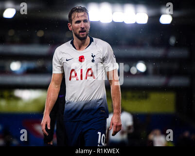 LONDON, ENGLAND - 10. NOVEMBER: Harry Kane von Tottenham Hotspur an schaut während der Premier League Match zwischen Crystal Palace und Tottenham Hotspur an Selhurst Park am 10. November 2018 in London, Vereinigtes Königreich. (MB) Stockfoto