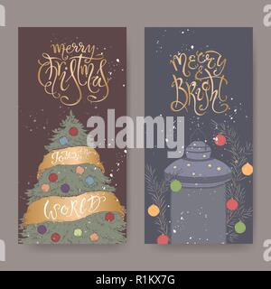Satz von zwei Farbe Banner mit Weihnachten Pinsel Schriftzug, Weihnachtsbaum und eingerichtete Ferienwohnung Laterne. Stock Vektor