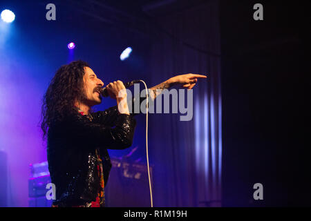 Turbowolf (Sänger Chris Georgiadis) - 4 Nov 2018 - Newcastle Northumbria Institut - Live Konzert Fotografie Stockfoto