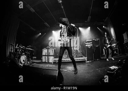 Turbowolf (Sänger Chris Georgiadis) - 4 Nov 2018 - Newcastle Northumbria Institut - Live Konzert Fotografie Stockfoto