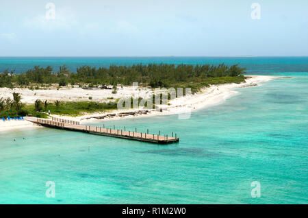 Die Luftaufnahme von Grand Turk Island Beach, Reiseziel in der Karibik (Turks- und Caicosinseln). Stockfoto