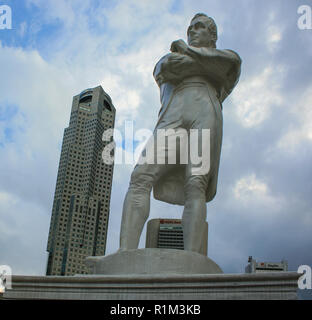 Statue von Sir Stamford Raffles, moderne Gründer von Singapur, an der Landestelle, Boat Quay, Singapur Stockfoto