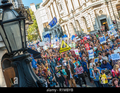 Abstimmung der März, rund 700000 Menschen marschierten durch London fordern einen Völker Abstimmung über Brexit. Samstag, den 20. Oktober 2018 Stockfoto