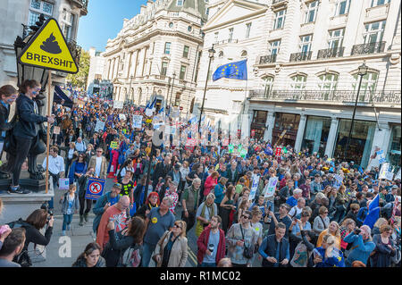 Abstimmung der März, rund 700000 Menschen marschierten durch London fordern einen Völker Abstimmung über Brexit. Samstag, den 20. Oktober 2018 Stockfoto