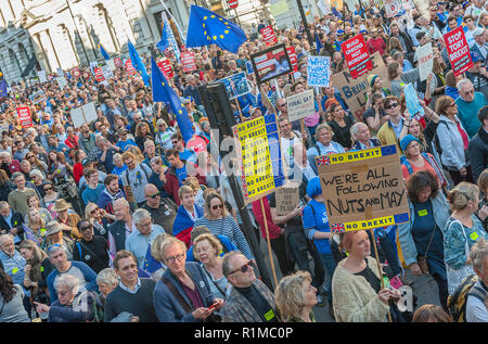 Abstimmung der März, rund 700000 Menschen marschierten durch London fordern einen Völker Abstimmung über Brexit. Samstag, den 20. Oktober 2018 Stockfoto