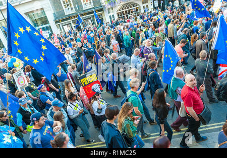 Abstimmung der März, rund 700000 Menschen marschierten durch London fordern einen Völker Abstimmung über Brexit. Samstag, den 20. Oktober 2018 Stockfoto