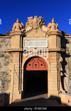 Portugal, Alentejo Elvas. Eine reich verzierte Tor in der historischen Unserer Lieben Frau von Grace fort. Der Grenzstadt Elvas ist ein UNESCO-Weltkulturerbe. Stockfoto