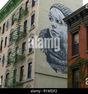 Malerei auf einer Wohnung Gebäude, Lower East Side, Manhattan, New York City, New York State, USA Stockfoto