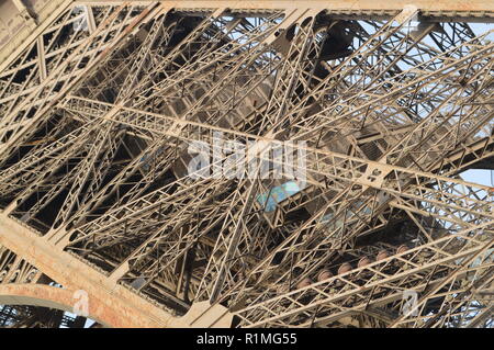 Eiffelturm von einem anderen Blickwinkel aus gesehen Stockfoto