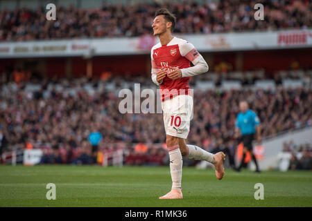 LONDON, ENGLAND - 23. SEPTEMBER: Mesut Özil von Arsenal in der Premier League Spiel zwischen Arsenal FC und FC Everton im Emirates Stadium am 23. September 2018 in London, Vereinigtes Königreich. (MB) Stockfoto