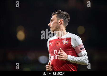 LONDON, ENGLAND - 11. NOVEMBER: Mesut Özil von Arsenal in der Premier League Spiel zwischen Arsenal FC und Wolverhampton Wanderers im Emirates Stadium am 11. November 2018 in London, Vereinigtes Königreich. (MB) Stockfoto