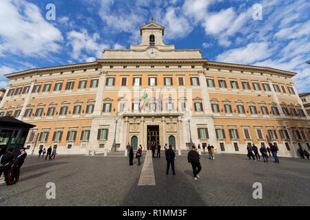 Palazzo Montecitorio (Sitz der italienischen Abgeordnetenkammer) - Rom Stockfoto