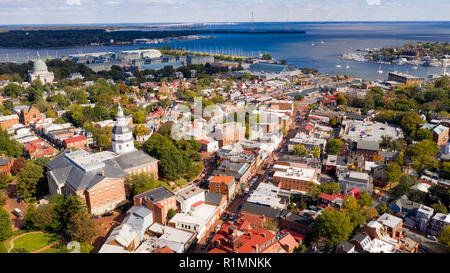 Antenne Perspektive über Annapolis Maryland Statehouse und Hafen Stockfoto