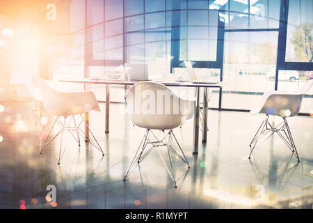 Geschäftlichen Hintergrund des mit Tagungsraum. Double Exposure Stockfoto