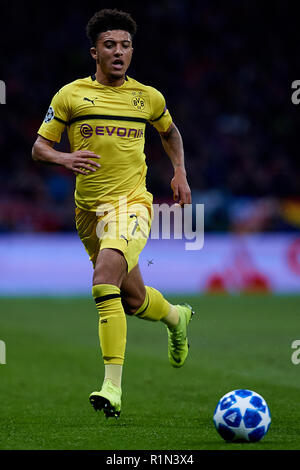 MADRID, Spanien - November 06: Jadon Sancho von Borussia Dortmund in Aktion in der Gruppe ein Spiel der UEFA Champions League zwischen Club Atlético de Madrid und Borussia Dortmund im Estadio Metropolitano Wanda am 6. November 2018 in Madrid, Spanien. (MB) Stockfoto