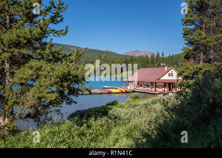 Maligne Lake boathouse auf Maligne Lake im Jasper National Park, Alberta, Kanada Stockfoto
