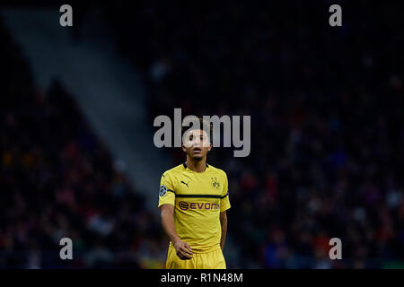 MADRID, Spanien - November 06: Jadon Sancho von Borussia Dortmund sieht in der Gruppe ein Spiel der UEFA Champions League zwischen Club Atlético de Madrid und Borussia Dortmund im Estadio Metropolitano Wanda am 6. November 2018 in Madrid, Spanien. (MB) Stockfoto