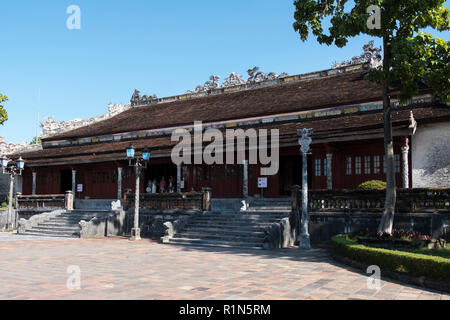 Pavillon im Inneren der Mauern umgebene Zitadelle der Verbotenen Kaiserstadt Hue Vietnam Asien Hoang thanh UNESCO Weltkulturerbe Stockfoto