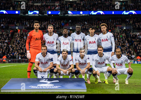 LONDON, ENGLAND - November 06: Tottenham Hotspur Ben Davies, Dele Alli, Harry Kane, Harry Winks, Jan Vertonghen, Toby Alderweireld, Paulo Gazzaniga, Serge Aurier, Christian Eriksen, Sohn Heung-min während der Gruppe B Spiel der UEFA Champions League zwischen den Tottenham Hotspur und PSV im Wembley Stadion am 6. November 2018 in London, Vereinigtes Königreich. (MB) Stockfoto