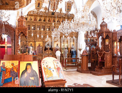 Der Altar des Klosters des Heiligen Kreuzes (Timios Stavros), Omodos (Troodos Berge), Limassol District, Republik Zypern Stockfoto