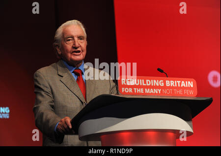 Liverpool, England. 26. September 2018. Dennis Skinner, Labour MP für Bolsover, seine Rede zu Konferenz, am letzten Tag der Labou Stockfoto