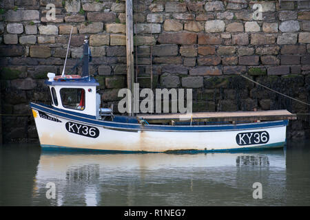 Boot, das im Hafen von St Andrews Stockfoto