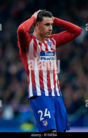 MADRID, Spanien - November 06: Jose Maria Gimenez de Vargas von Atletico de Madrid reagiert während der Gruppe ein Spiel der UEFA Champions League zwischen Club Atlético de Madrid und Borussia Dortmund im Estadio Metropolitano Wanda am 6. November 2018 in Madrid, Spanien. (MB) Stockfoto