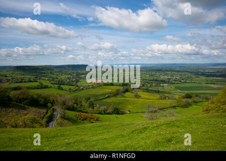 Coaley Peak Aussichtspunkt Blick über The Severn Vale von Cotswold Böschung in der Nähe von Nympsfield, Gloucestershire, UK Stockfoto