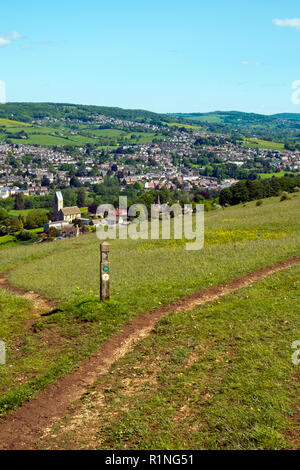 Blick auf die Stroud Täler aus der Cotswold Way langen Fußweg auf gemeinsame Selsley in der Nähe von Stroud, Gloucestershire, Cotswolds, Großbritannien Stockfoto