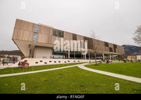 Salzburg, Österreich - 10 April, 2018: Modernes Gebäude von Unipark Nonntal Campus der Universität Salzburg. Stockfoto