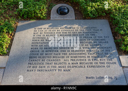 Zitat von Martin Luther King Jr. auf Martin Luther King Promenade, San Diego, California, United States. Stockfoto