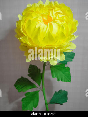 Große bunte Künstliche dekorative Sonnenblume Ventilator auf der