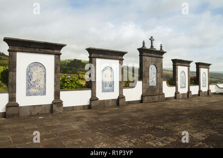 Ermida de Nossa Senhora da Paz - Kapelle der Muttergottes des Friedens in Vila Franca do Campo, Sao Miguel, Azoren, Portugal. Stockfoto