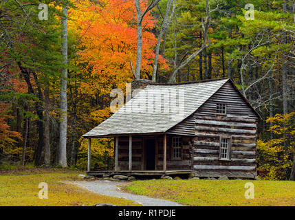 Der Carter Schilde in Cades Cove im Herbst, Great Smoky Mountains National Park, Tennessee, USA Stockfoto